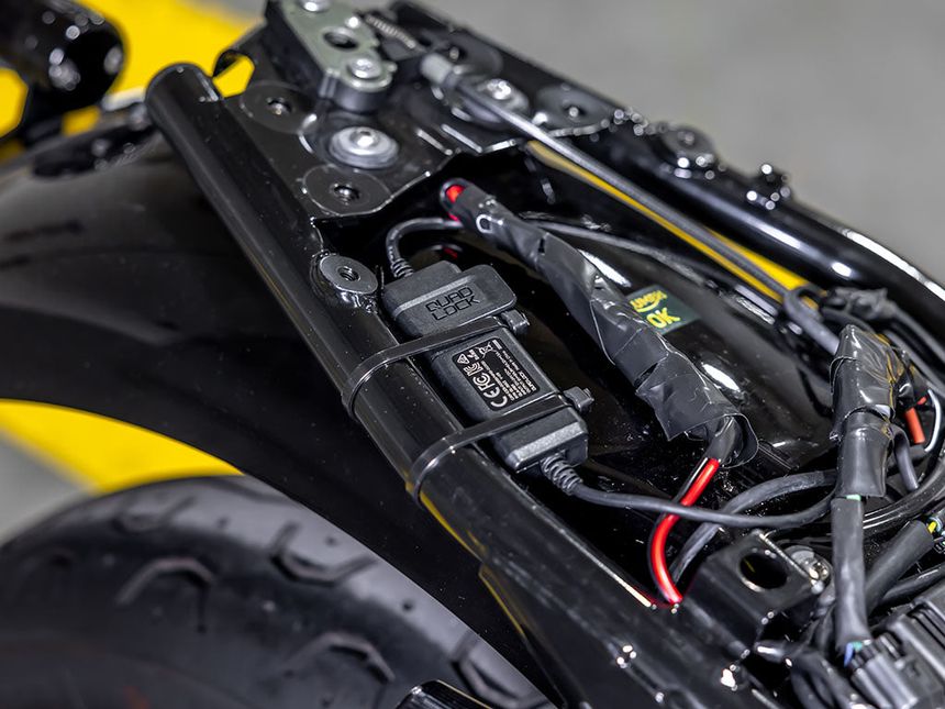 Quad Lock Motorcycle - Waterproof 12V To USB Smart Adaptor